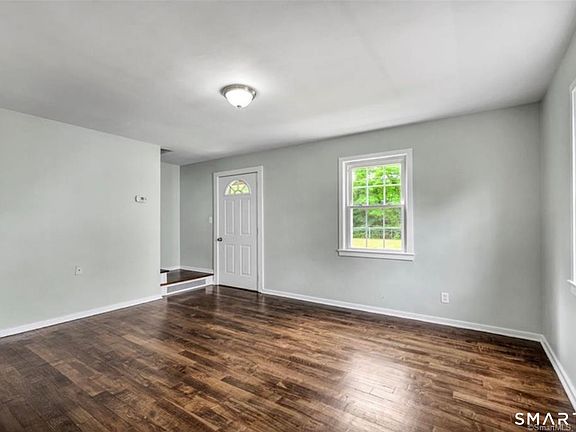 4th image of 607 Hartford Rd