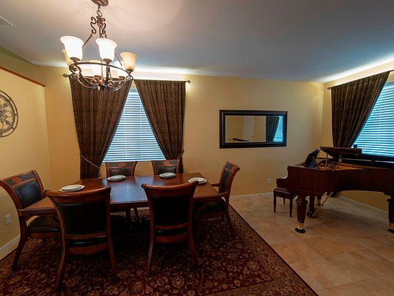 PersimmonFrontRoom_4