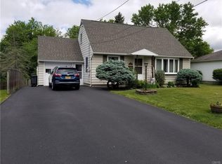 112 Bailey Dr, Nedrow, NY 13120