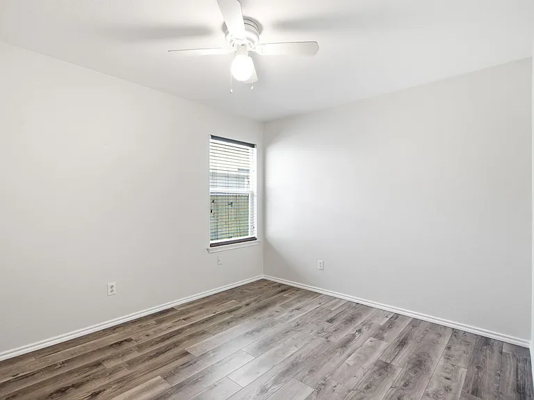 209 Rinehardt St — Photo 11
