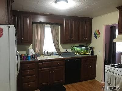 2nd image of 637 Grandview Ave