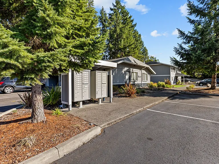 Evergreen Park Apartments in Olympia! — Photo 10