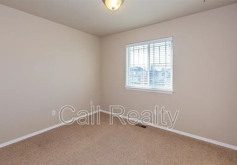 1814 N Arc St — Photo 9