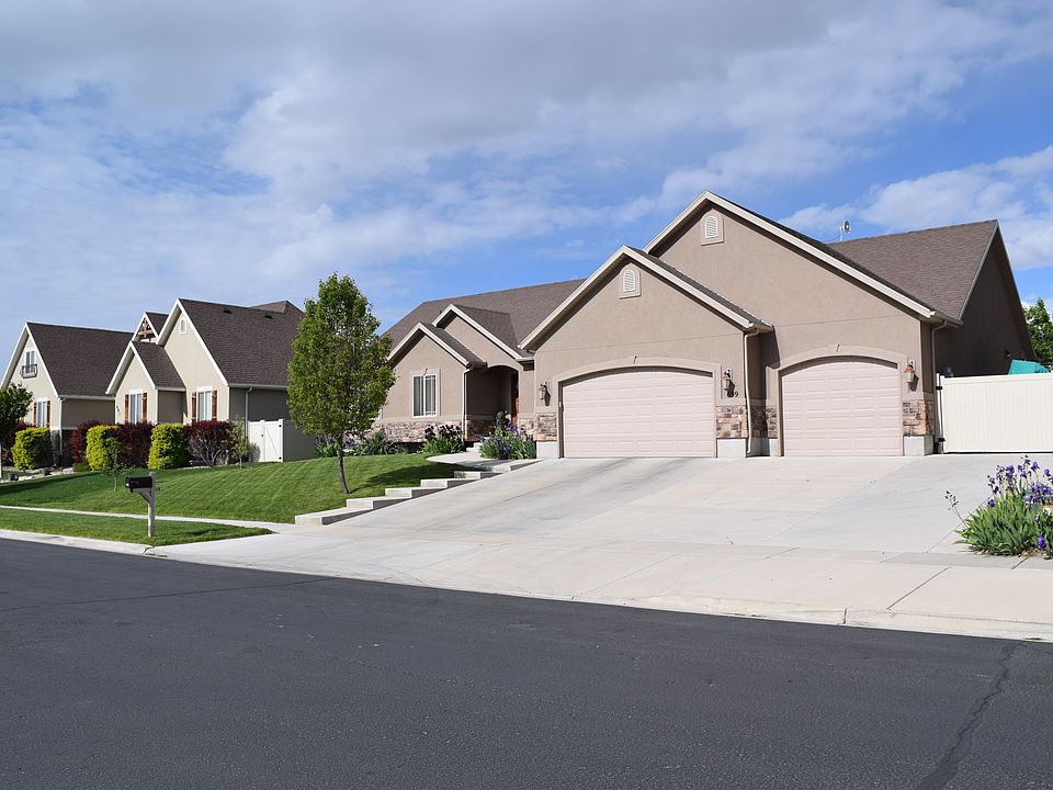 1st image of 699 N Badger Ln