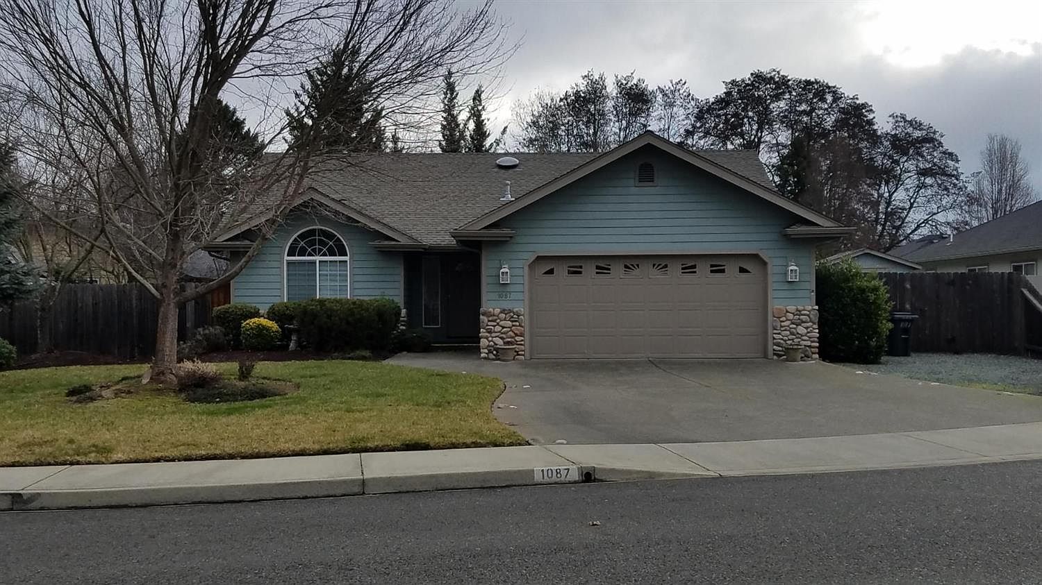 1087 Ironwood Dr, Grants Pass, OR 97526 | Zillow