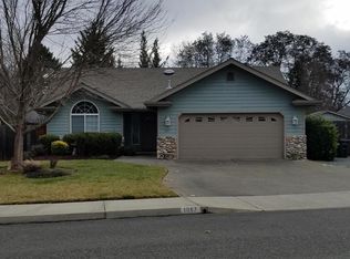 1087 Ironwood Dr, Grants Pass, OR 97526