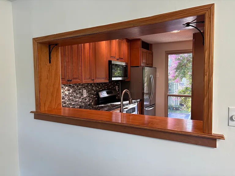 1111 Riverbend Club Dr SE — Photo 4