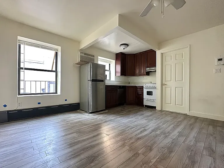 500 W 44th St #4F — Photo 8