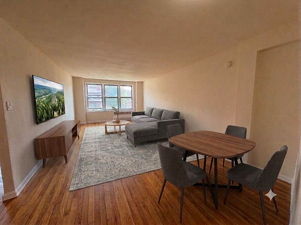 1st image of 13955 35th Ave APT 5J