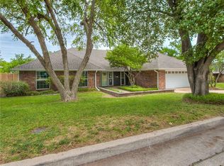 6229 Olde Harwick Cir, Oklahoma City, OK 73162