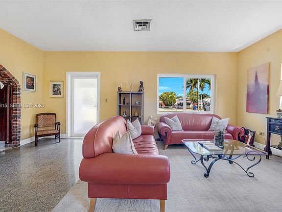 2nd image of 2048 NE 180th St