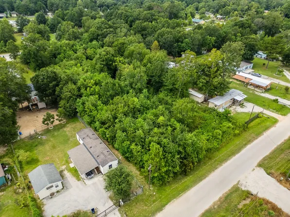 373 County Road 3417, Cleveland, TX 77327