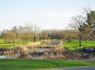 8 Winthrop New Rd, Sugar Grove, IL 60554