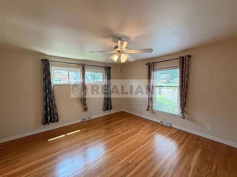 2039 Fontaine Rd — Photo 14
