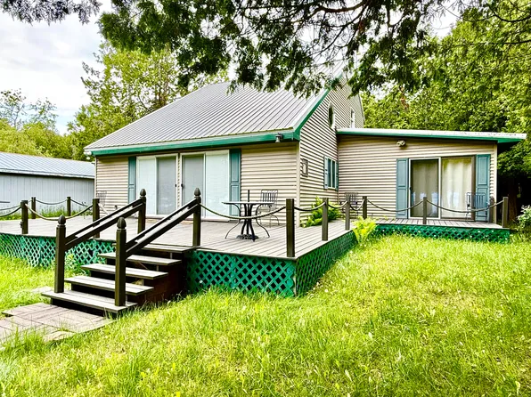 3989 Stony Point Rd, Hessel, MI 49745