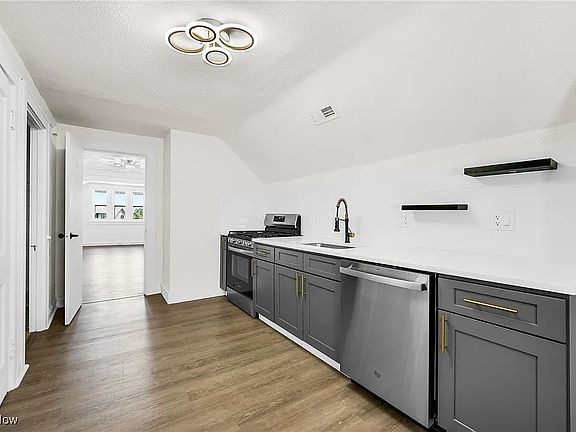 3rd image of 16119 Clifton Blvd Floor 3