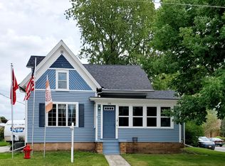 131 S 10th St, Oostburg, WI 53070
