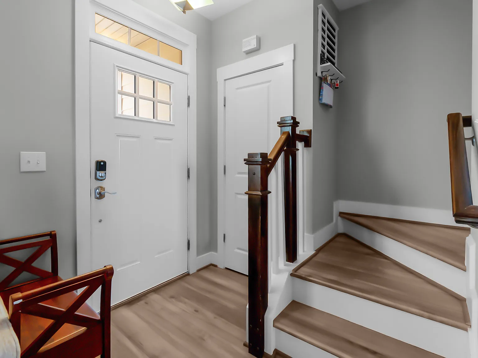 3 bed, 2.5 bath, 1322 sqft, $3,750 — Photo 2