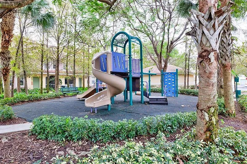 1 bed, 1.0 bath, 716 sqft, $1,650 — Photo 4