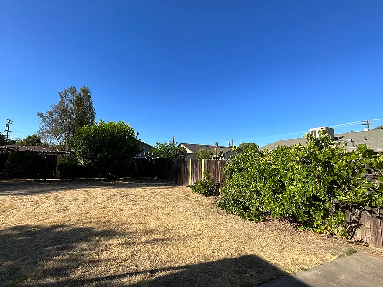 Megan Way — Photo 5