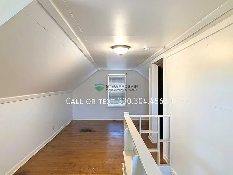 1512 Forest Ave SE — Photo 9