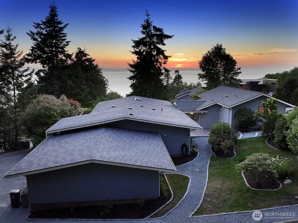 381 Susana Drive, Freeland, WA 98249