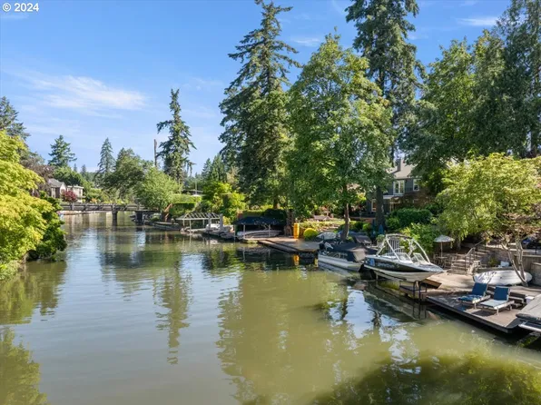 17129 Kelok Rd, Lake Oswego, OR 97034