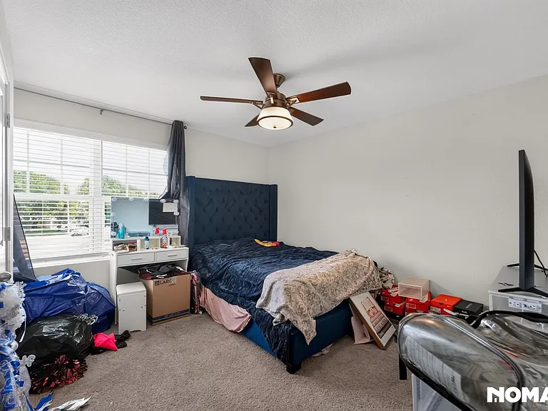 318 Dove Creek Ln — Photo 49