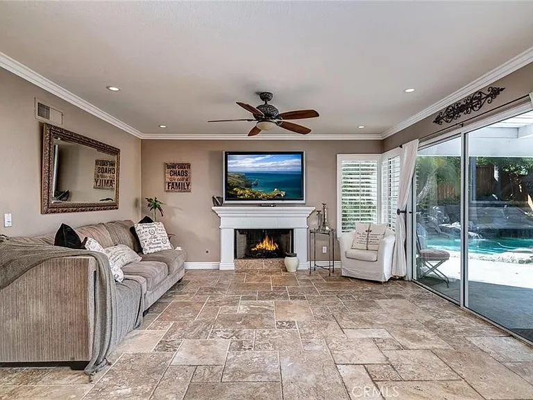 6330 Golden Gate Dr — Photo 9