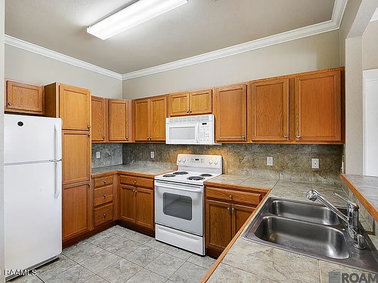 1741 Brightside Dr #H4 — Photo 4