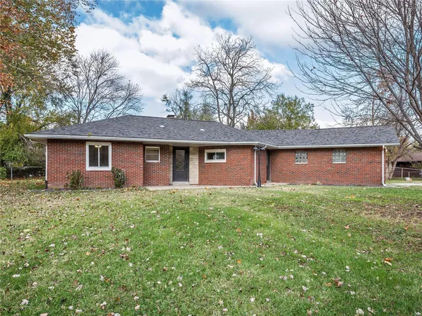 101 E Country Ln, Collinsville, IL 62234