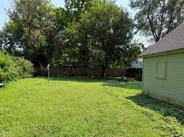 3909 SW 13th St, Des Moines, IA 50315