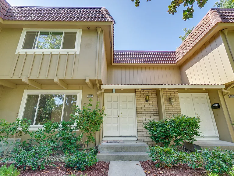 22671 Queens Oak Ct — Photo 21