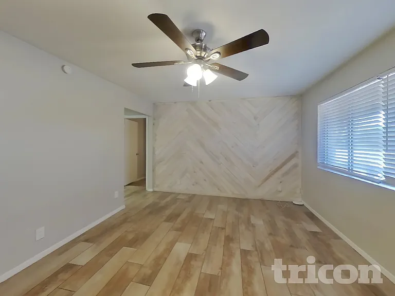 826 W Del Rio St — Photo 4