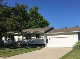 709 Maine Ave, Adrian, MN 56110