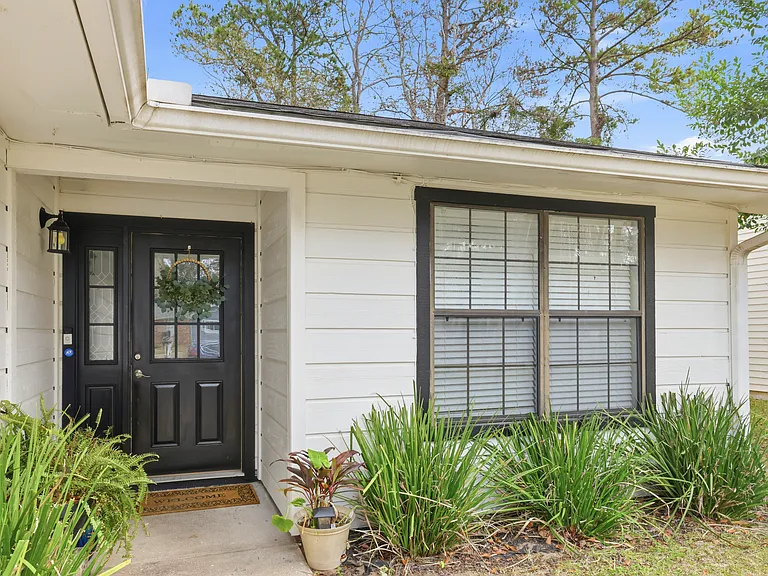 3235 Mound Dr — Photo 2