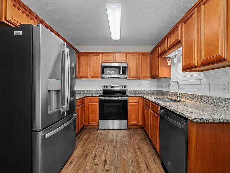 113 Lancaster Gate Pl — Photo 10