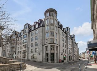 33 Rue St #608, Quebec, QC G1R5X6