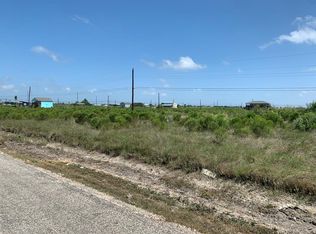 181 W Pin Oak Ln, Rockport, TX 78382