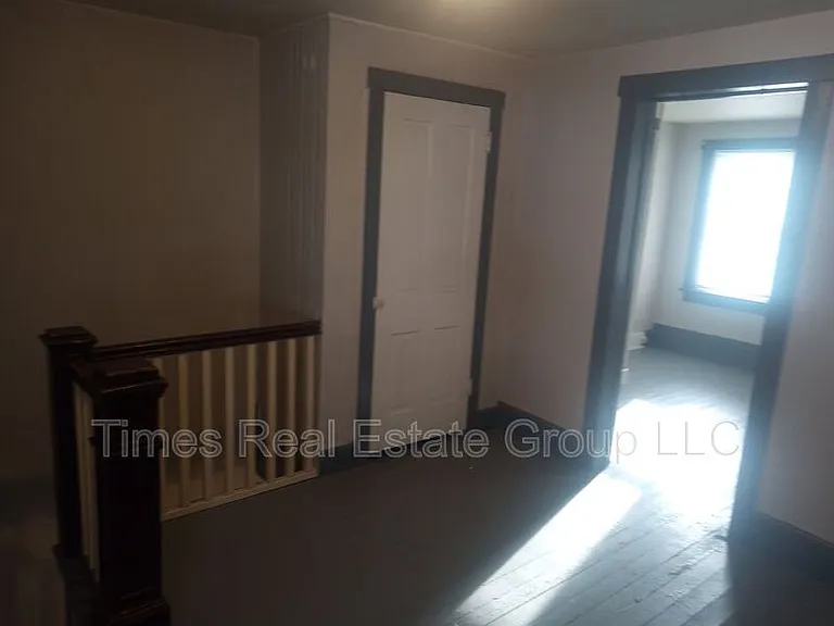 206 W Railroad St — Photo 9
