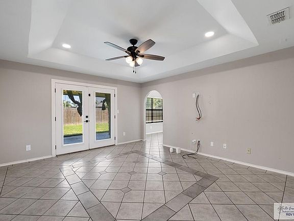 3rd image of 607 Bougainvillea Dr