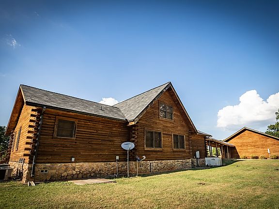 3rd image of 411 County Road 818