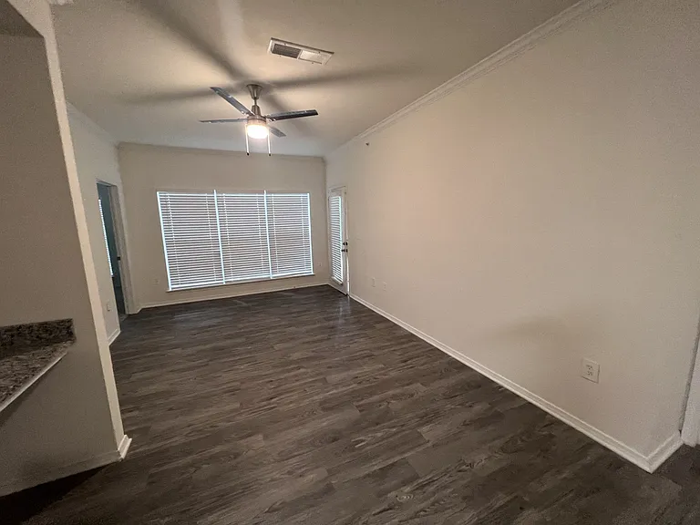 Wesley St. James Apartments at Sandy Springs — Photo 181