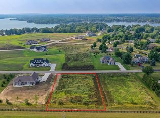 N67W34926 Ireland Dr, Oconomowoc, WI 53066