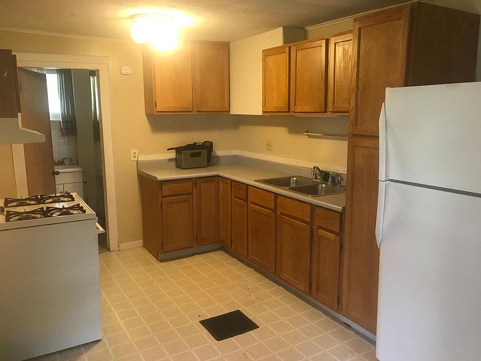 2nd image of 42 Capitol St