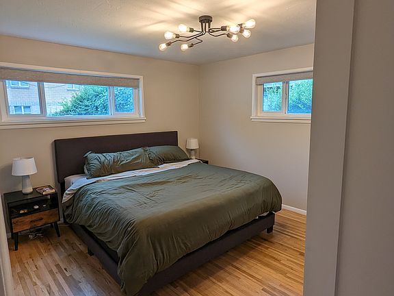 5th image of 1272 N Catherine St W