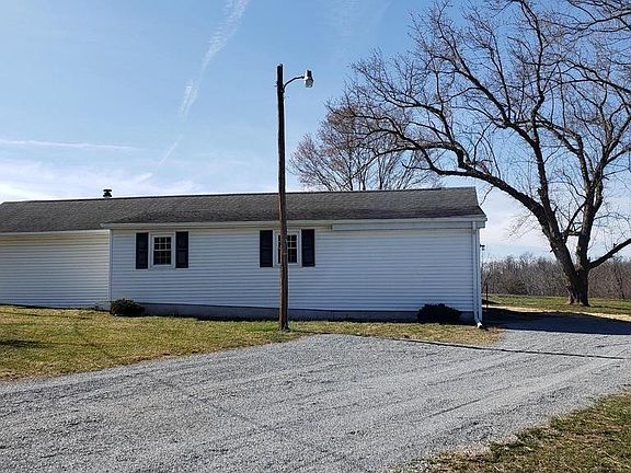 4th image of 74 Brittany Ln