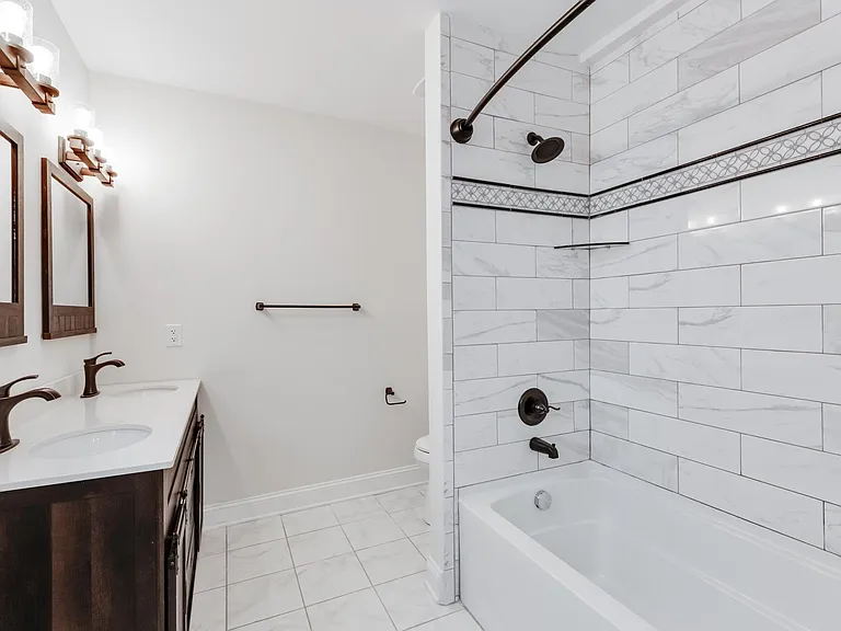 2114 Venable St — Photo 13