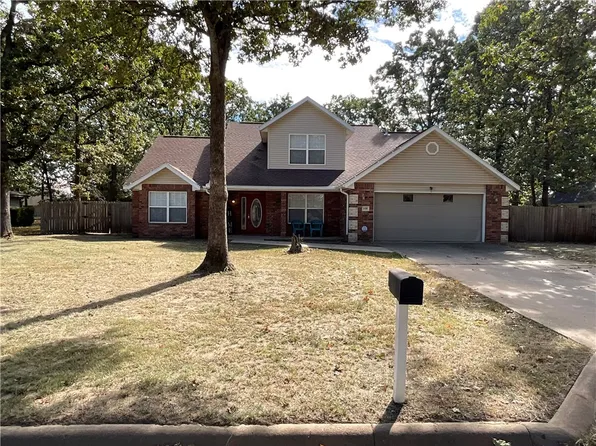 608 Cherokee Dr, Gentry, AR 72734