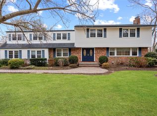 84 Woodchuck Hollow Rd, Cold Spring Harbor, NY 11724